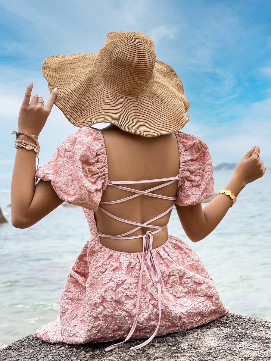 SHEIN VCAY 花卉圖案提花露背繫帶泡泡袖洋裝