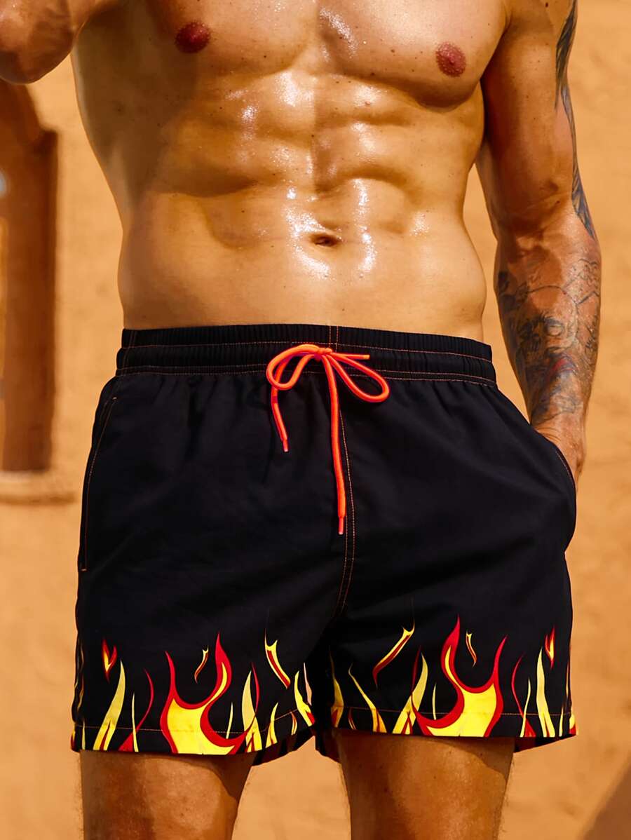 Manfinity Swimmode Hombres Shorts de natación con estampado de fuego de cintura con cordón - Negro - Ver 1