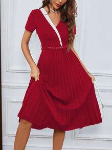 SHEIN Clasi Contrast Trim Pleated Hem Buckle Belted Dress - Red - View 5