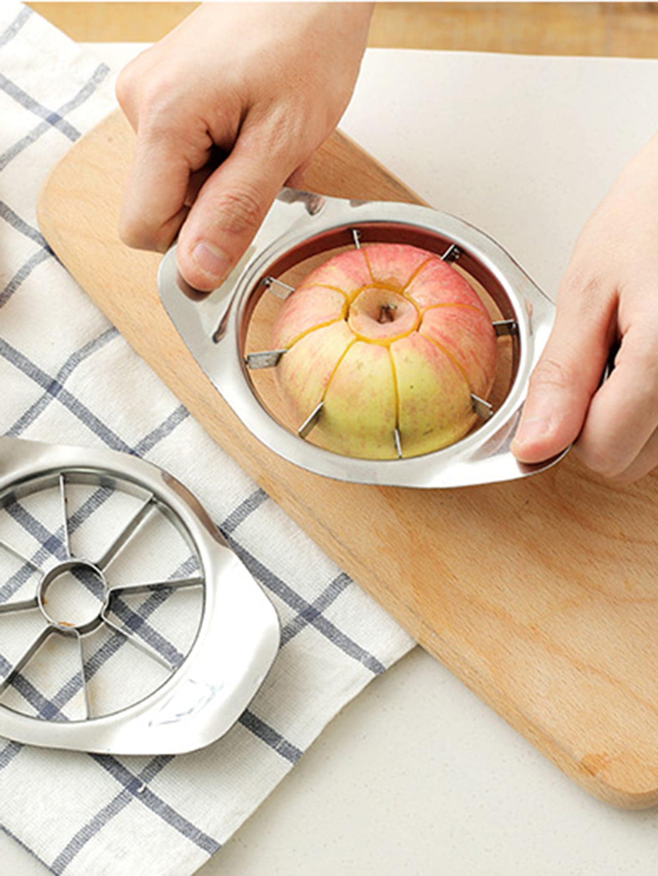 1pc Apple Cutter, Multifunction Stainless Steel Fruit Slicer, Fruit Core Divider, For Kitchen