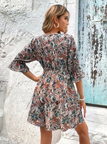 SHEIN VCAY 佩斯利印花荷葉袖交叉領連衣裙 - 彩色 - 查看 2