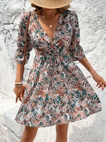 SHEIN VCAY 佩斯利印花荷葉袖交叉領連衣裙 - 彩色 - 查看 4