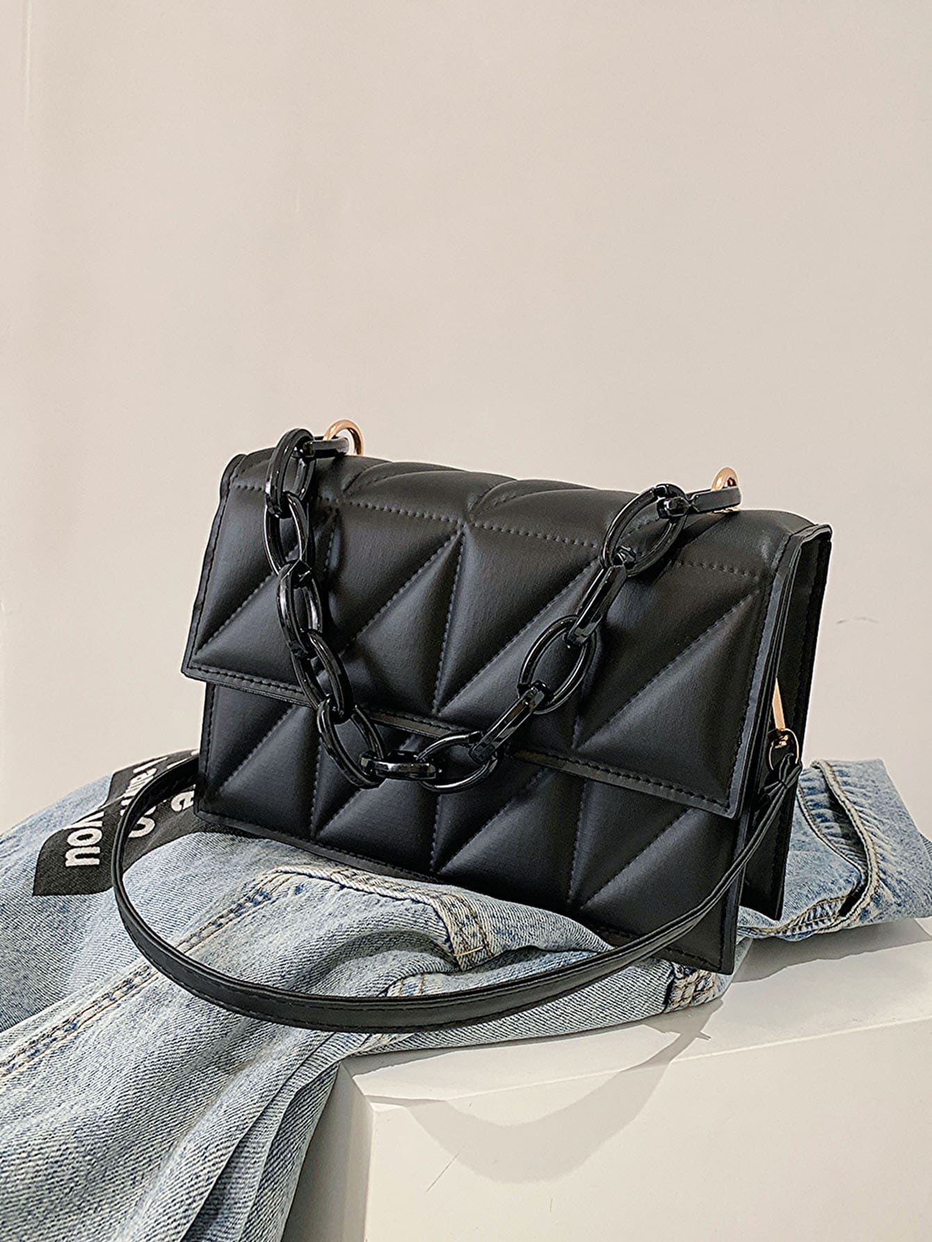 Bolsa cuadrada pequeño con cadena con tira minimalista unicolor negro - Negro - Ver 1