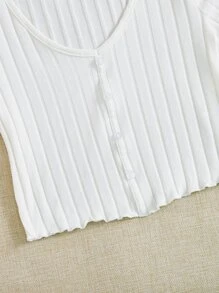 SHEIN EZwear Top tejido de canalé con botón delantero de borde en forma de lechuga - Blanco - Ver 2