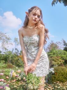 ROMWE 花卉刺繡褶邊吊帶洋裝 - 白色 - 查看 1