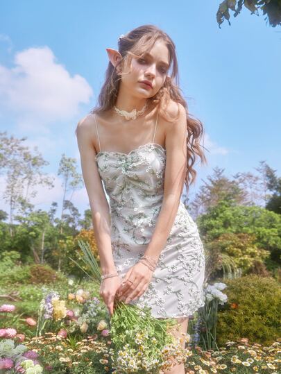 ROMWE 花卉刺繡褶邊吊帶洋裝