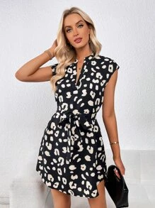 SHEIN Privé 滿版印花缺口領繫腰帶連衣裙