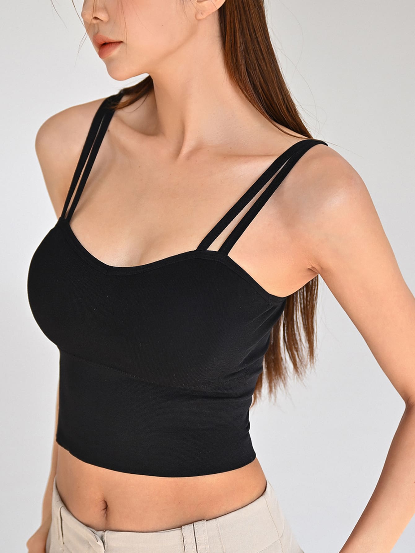 DAZY 素色吊帶短上衣 - 黑色 - 查看 1