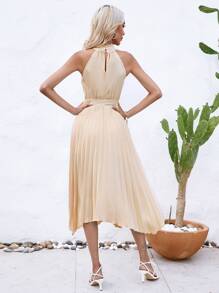 SHEIN Privé Keyhole Neckline Pleated Hem Halter Dress - Beige - View 2