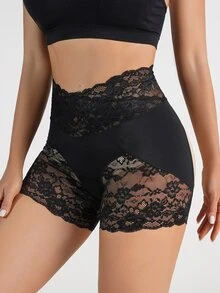 蕾絲拼接高腰短褲