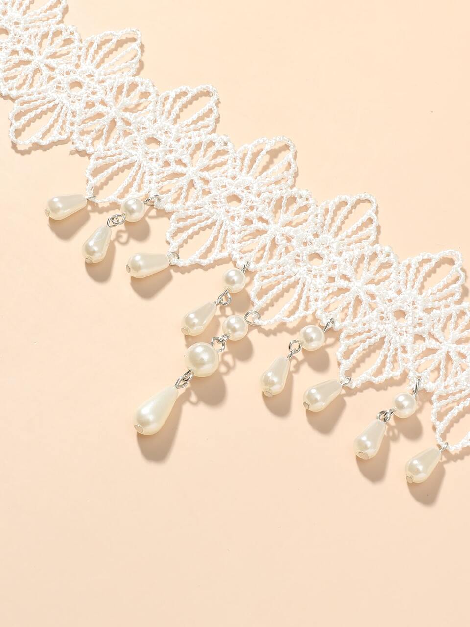 Faux Pearl Decor Choker