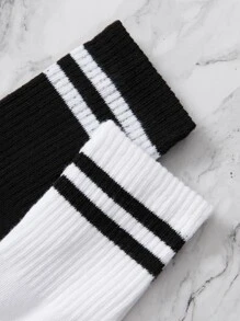 2pairs Women Striped Pattern Fashionable Crew Socks For Daily Life - Black and White - View 2