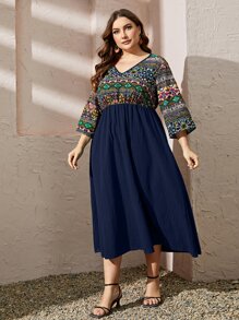 Al Najma Plus Geo Print V Neck Dress - Navy Blue - View 3