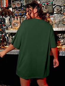 SHEIN EZwear Plus Letter Graphic Drop Shoulder Tee - Green - View 2