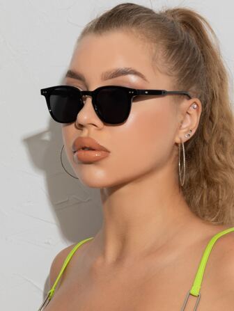 1pc Classic Square Small Frame Minimalist Vintage Travel Rivet Casual Outdoor Sports Glasses Beach Accessories For Women Glasses Shades Basics Fall Winter Women Outfits Clothes Business Casual Gifts For Summer Beach Vacation,Outdoor,Travel