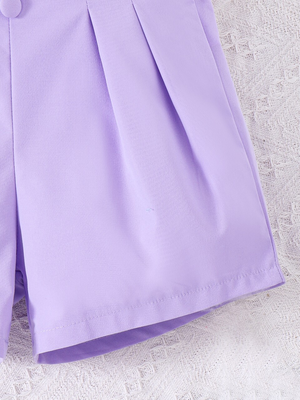 Girls Puff Sleeve Tee & Lapel Neck Vest Blazer & Plicated Shorts