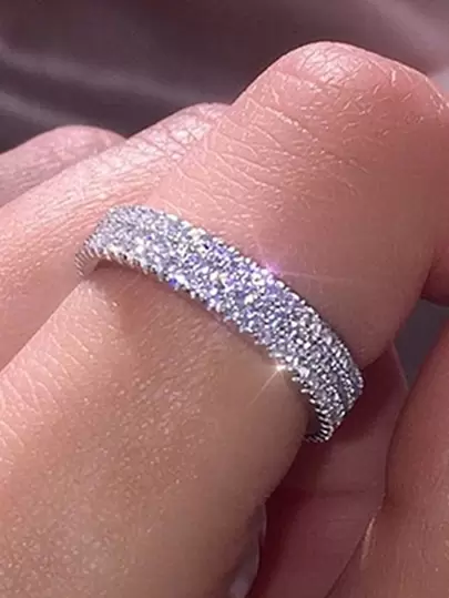 1枚奢华立方氧化锆装饰戒指，情人节及婚礼派对送给女性的礼物