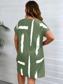 SHEIN LUNE Plus Size Women's Straight Printed Dress - Green - View 2