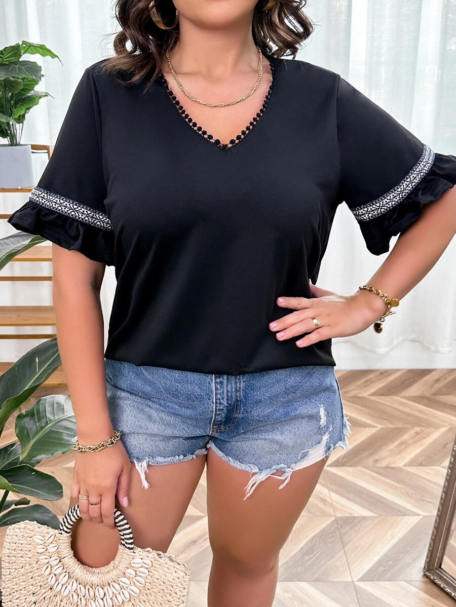 SHEIN LUNE Plus Contrast Tape Flounce Sleeve Tee - Black - View 1