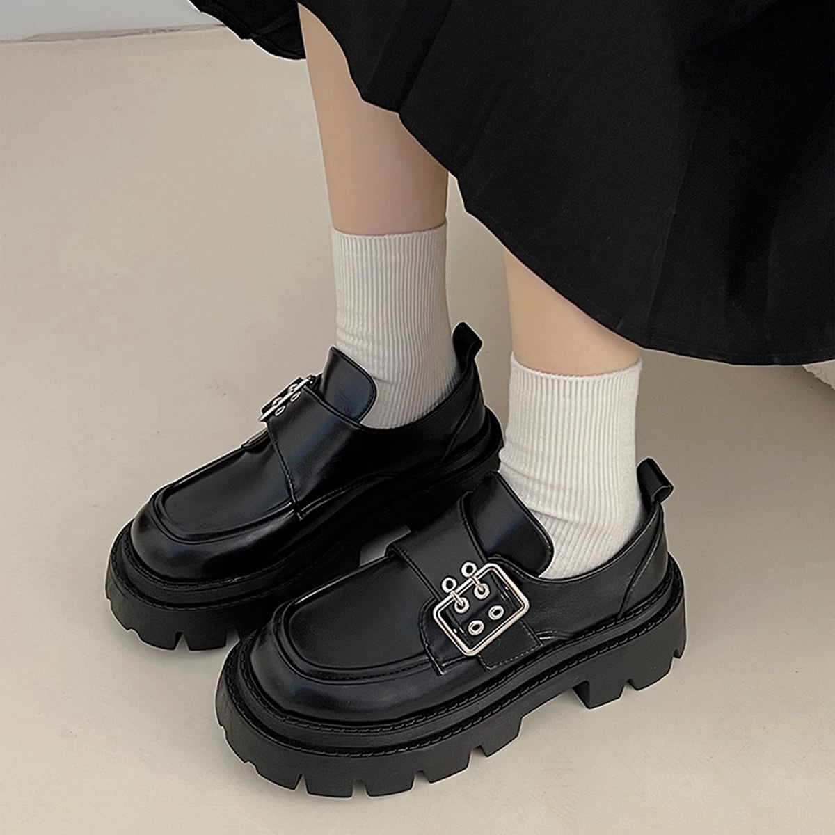 Bailarinas de cuero negro vintage con suela gruesa para mujer, punta redonda, zapatos clásicos y casuales de primavera y otoño 2024, mocasines para