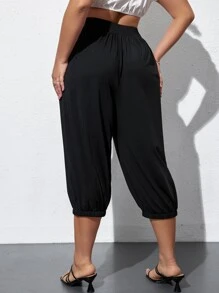 SHEIN LUNE Plus Button Detail Capri Trousers - Black - View 2