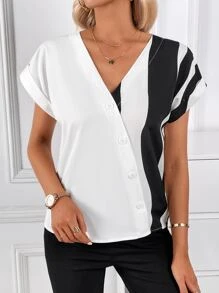 SHEIN Clasi Blusa de color combinado de manga murciélago con botón delantero - Blanco y Negro - Ver 3