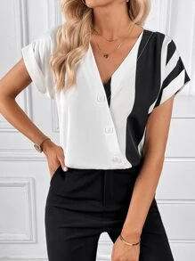 SHEIN Clasi Blusa de color combinado de manga murciélago con botón delantero - Blanco y Negro - Ver 6