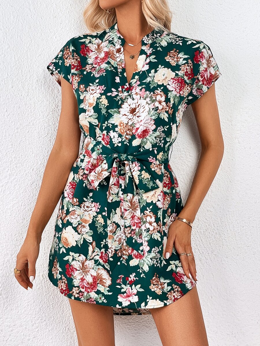 SHEIN Clasi 印花缺口領繫腰帶連衣裙 - 彩色 - 查看 1