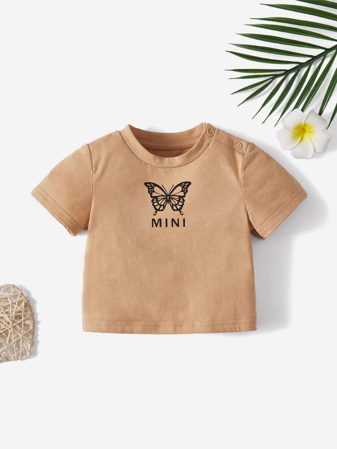 SHEIN 新生兒1入組蝴蝶和字母圖案T恤 - 卡其色 - 查看 1