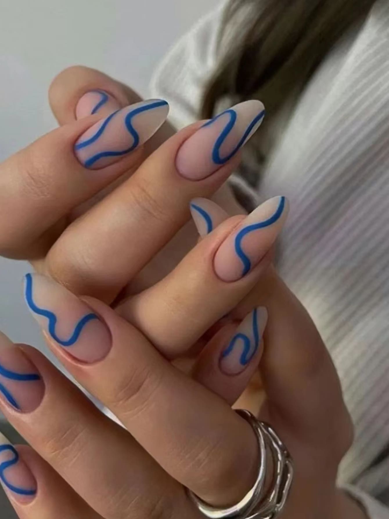 24入組長形杏仁形藍色條紋霧面假指甲、1入披紗紙檔，和1片指甲貼壓克力指甲，美甲必備 - 彩色 - 查看 1