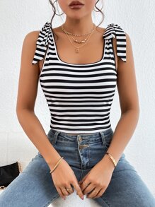 SHEIN Essnce Top tank crop con estampado de rayas de hombro con nudo - Blanco y Negro - Ver 6