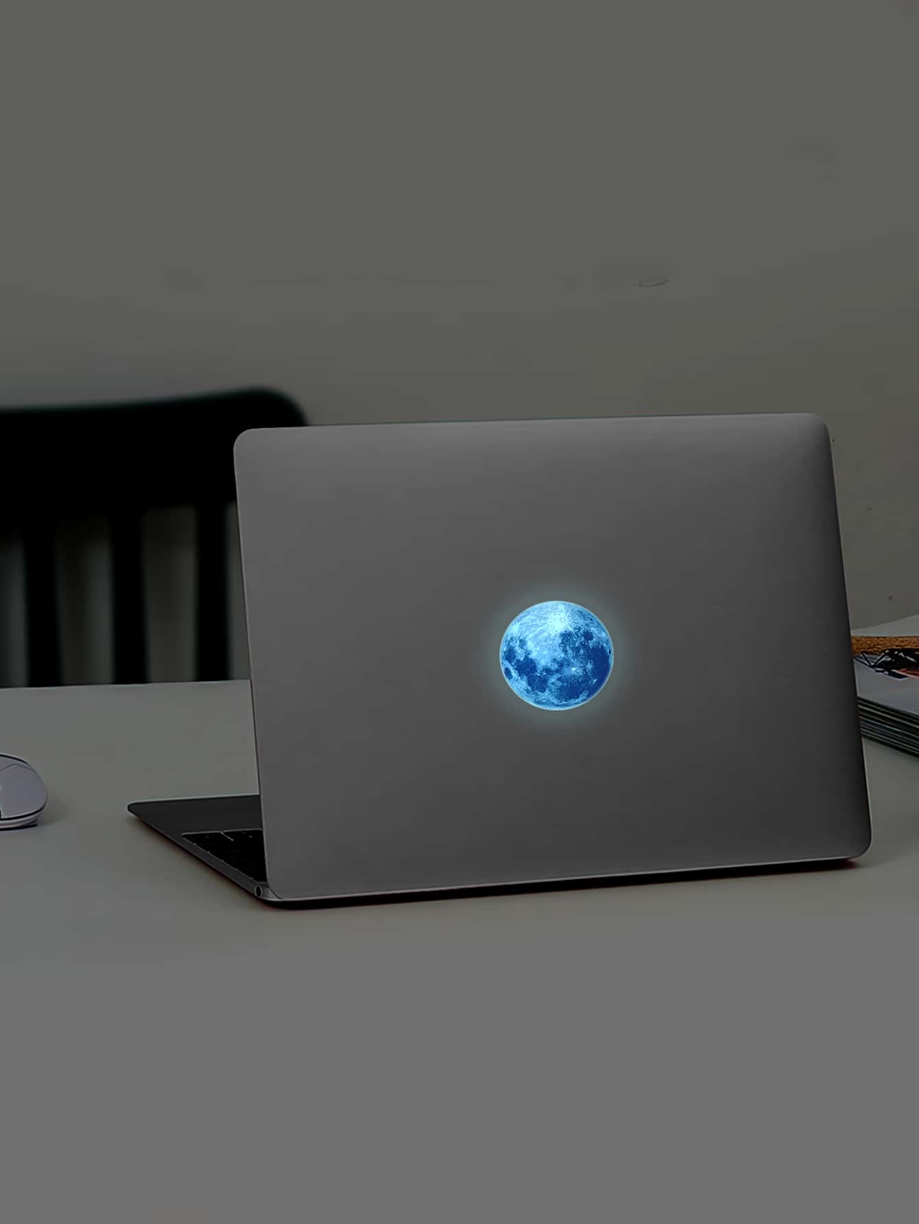 tấm Miếng Dán Bảo Vệ Laptop Họa Tiết Trái Đất Phát Sáng Trong Bóng Tối - Màu xanh lam - Xem 1