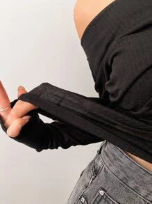 DAZY 簡約色系露肩燕蝶袖短款上衣