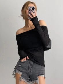 DAZY 簡約色系露肩燕蝶袖短款上衣