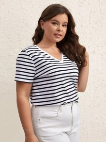 SHEIN BASICS Camiseta Con Cuello En V Y Estampado De Rayas - Blanco y Negro - Ver 2