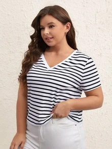 SHEIN BASICS Camiseta Con Cuello En V Y Estampado De Rayas - Blanco y Negro - Ver 3