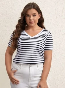 SHEIN BASICS Camiseta Con Cuello En V Y Estampado De Rayas - Blanco y Negro - Ver 6