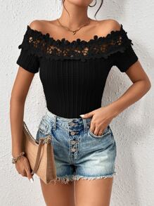 SHEIN Privé 一字肩凸花蕾絲貼花T恤 - 黑色 - 查看 1