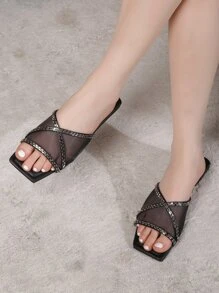 Nuovi sandali piatti vintage alla francese per donne, con cinturini decorati, ciabatte da spiaggia senza lacci