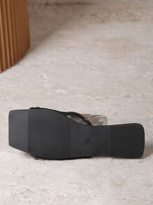 Nuovi sandali piatti vintage alla francese per donne, con cinturini decorati, ciabatte da spiaggia senza lacci