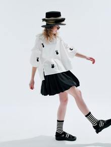 Blusa con estampado de conejo ribete con fruncido de manga farol - Blanco - Ver 3