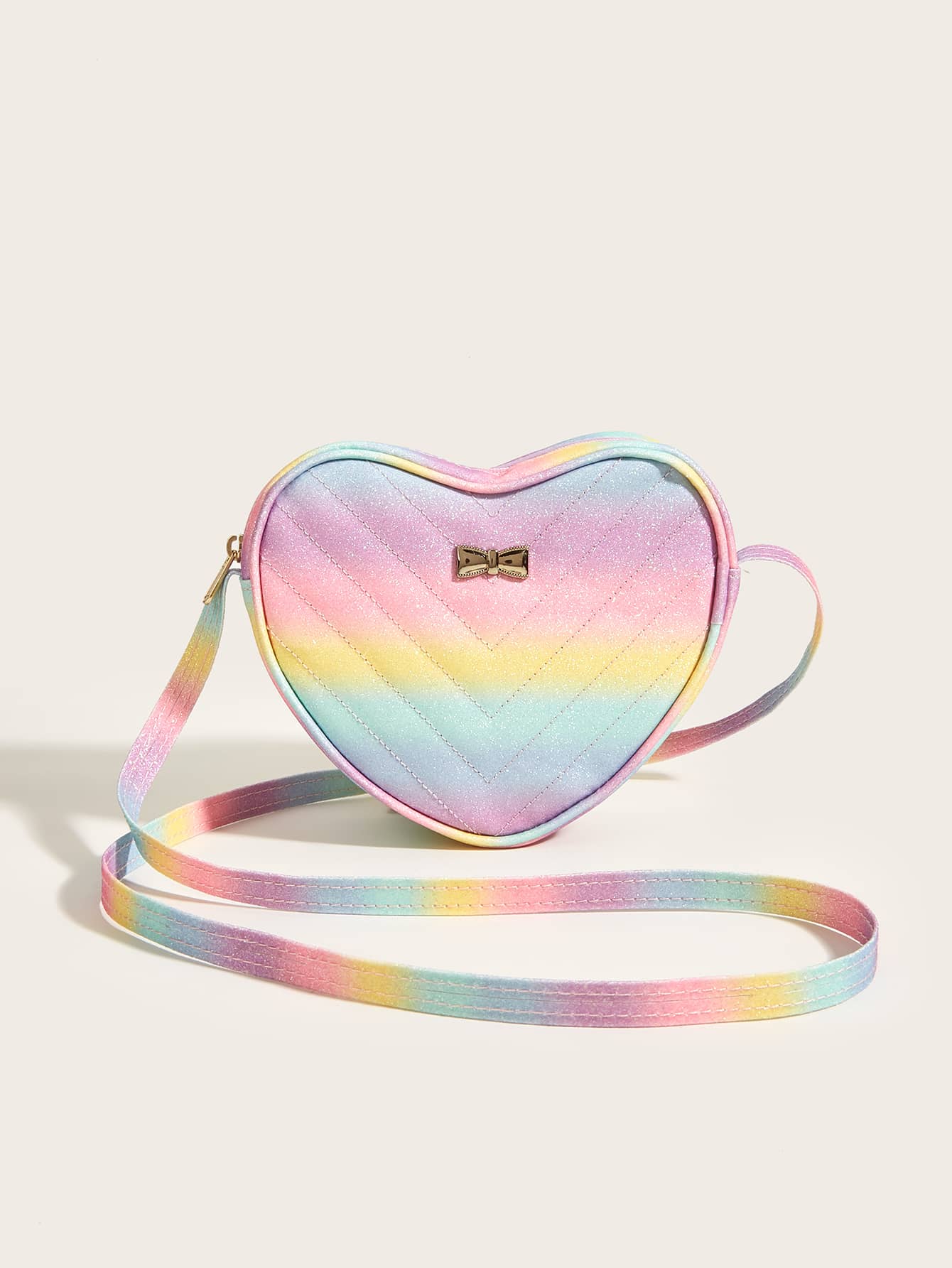 1入女孩多彩閃爍拼接甜心形斜挎袋,配鏈條帶,適合日常使用