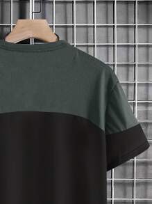 Manfinity Men Plus Letter Graphic Two Tone Tee - Black - View 4