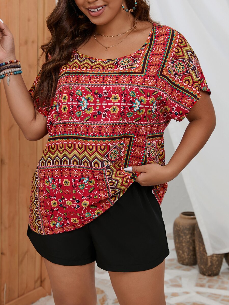 SHEIN Holidaya Plus Floral Print Top & Shorts Set - Multicolor - View 1