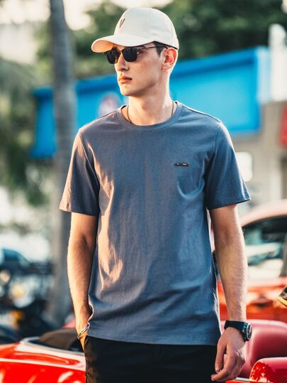 男士貼布細節T恤