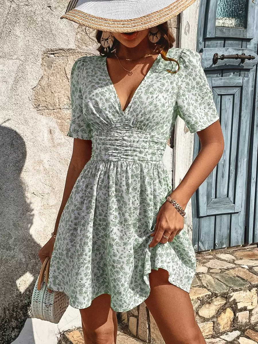 SHEIN Frenchy Ditsy Floral Print Ruched Waist Dress Summer Vacation Green Flower Green Christmas Beach - Green - View 1