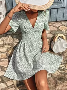 SHEIN Frenchy Ditsy Floral Print Ruched Waist Dress Summer Vacation Green Flower Green Christmas Beach - Green - View 6