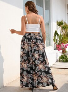 SHEIN VCAY Plus Crop Cami Top & Tropical Print Split Thigh Trousers - Multicolor - View 2