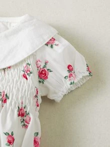 SHEIN 嬰兒女孩花卉印花集褶泡泡袖連身衣 - 白色 - 查看 4