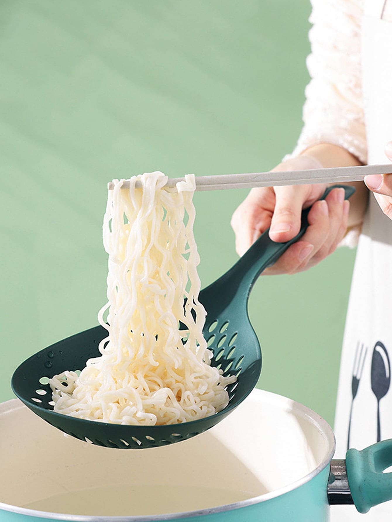 1pc Plastic Strainer With Handle, Minimalist Noodle Colander For Kitchen - Dark Green - View 1